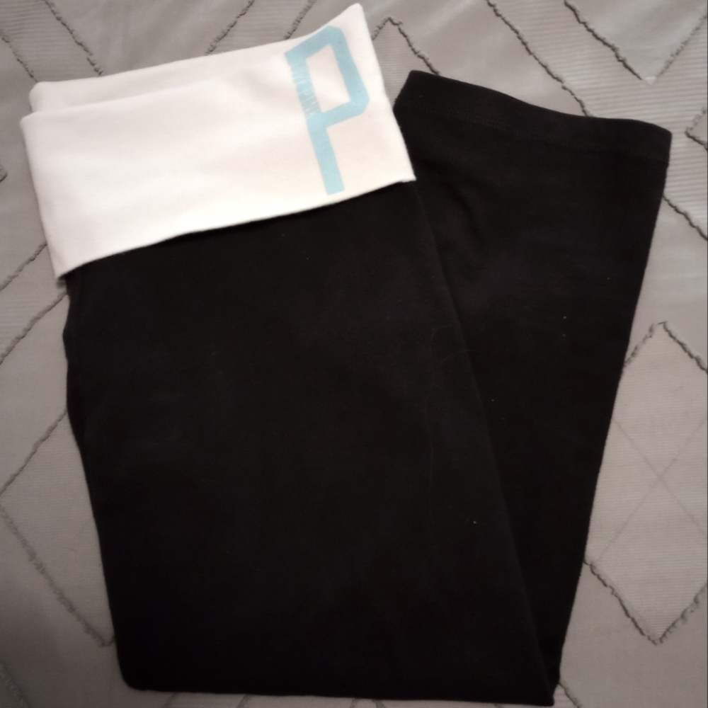 Victoria's Secret Pink Yoga Capris (Small)